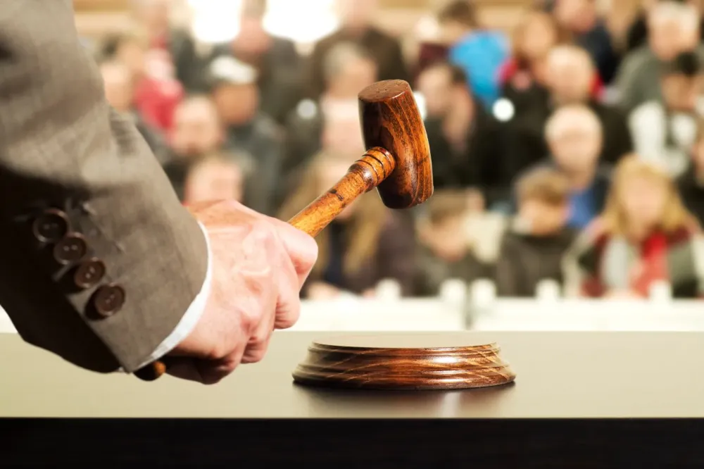 Avocat vente aux enchères à Béziers